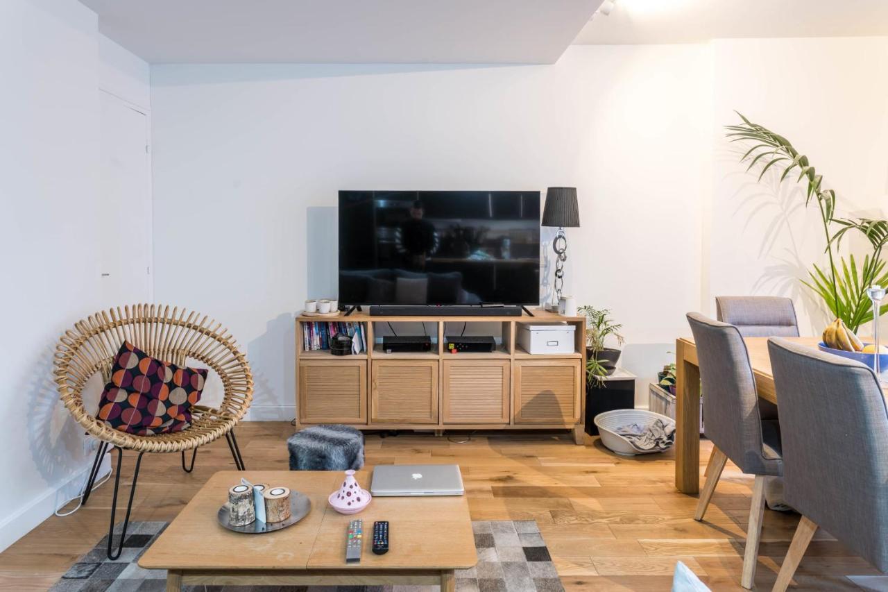 Superb Bright Near Bercy Apartment