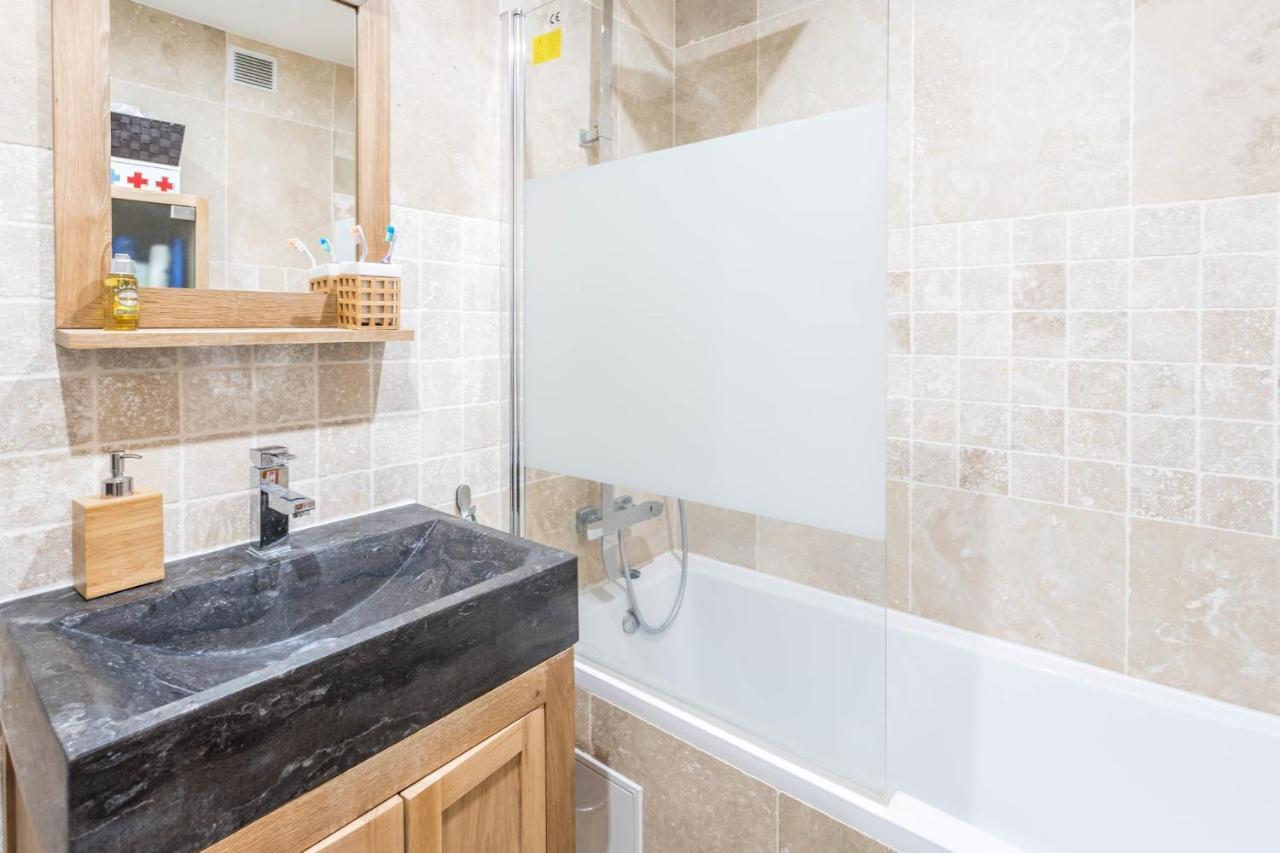 Superb Bright Near Bercy Apartment Paris